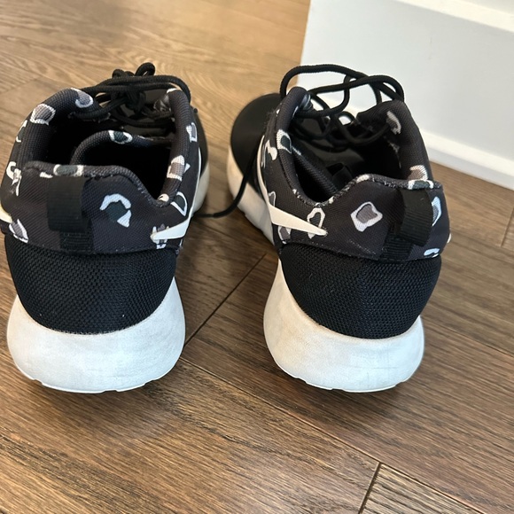 Black roshe one Nike for women - Picture 2 of 4